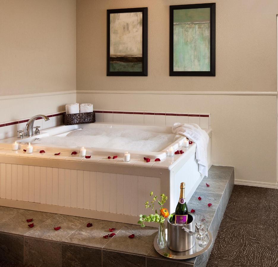 Cambria Landing Inn And Suites Kültér fotó
