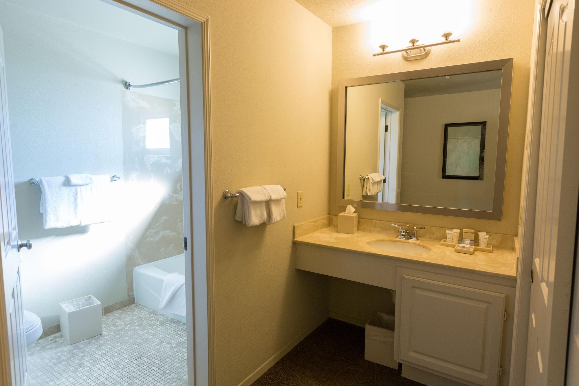 Cambria Landing Inn And Suites Kültér fotó