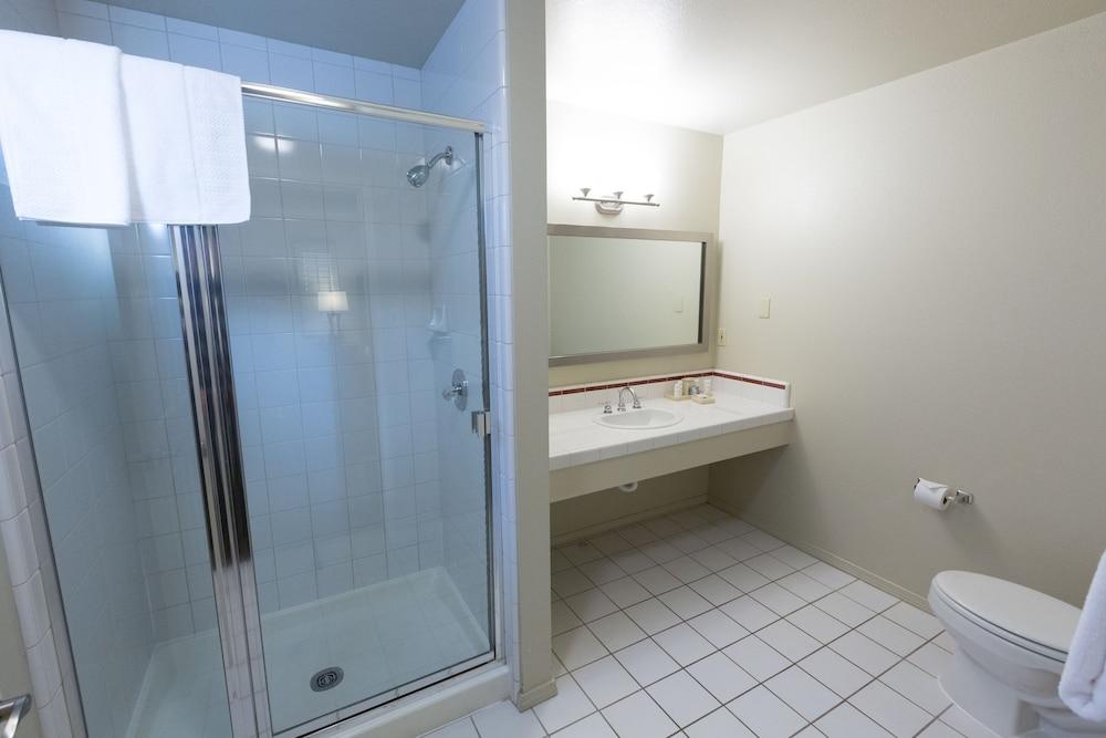 Cambria Landing Inn And Suites Kültér fotó