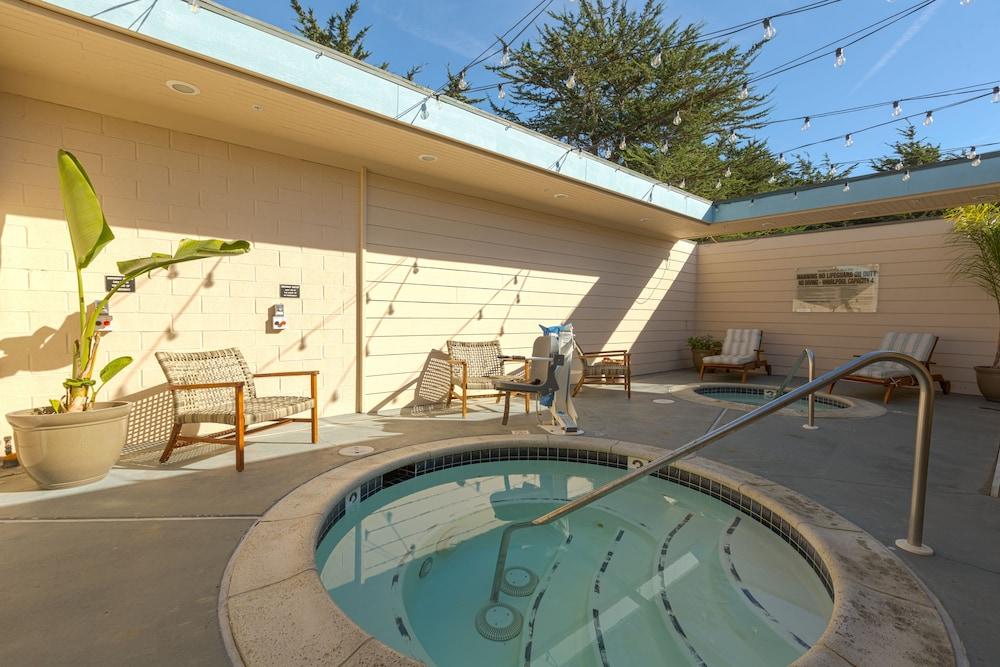 Cambria Landing Inn And Suites Kültér fotó