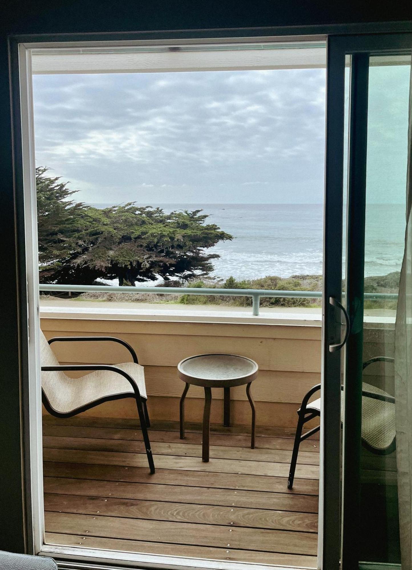 Cambria Landing Inn And Suites Kültér fotó