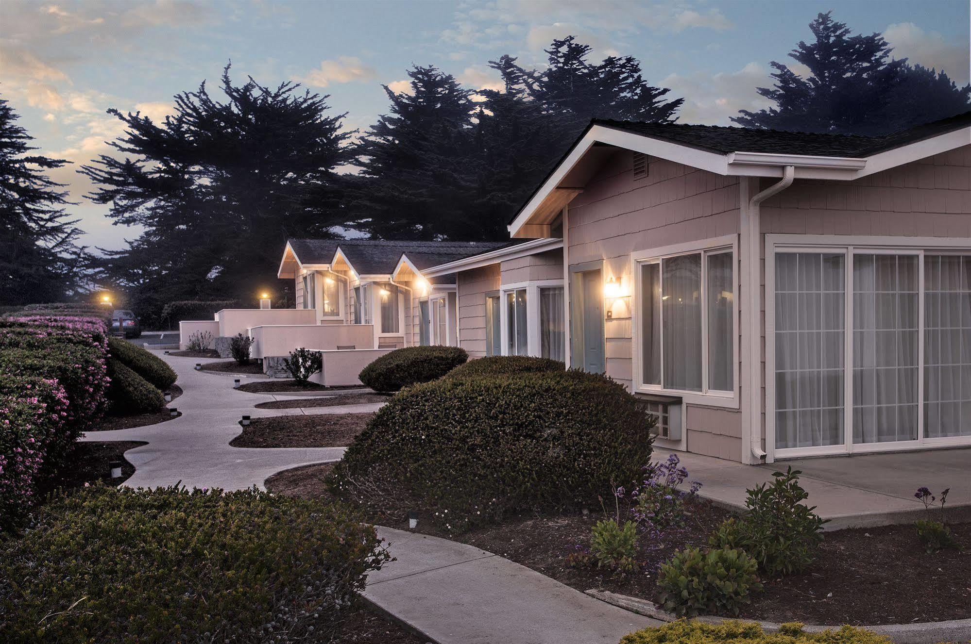 Cambria Landing Inn And Suites Kültér fotó