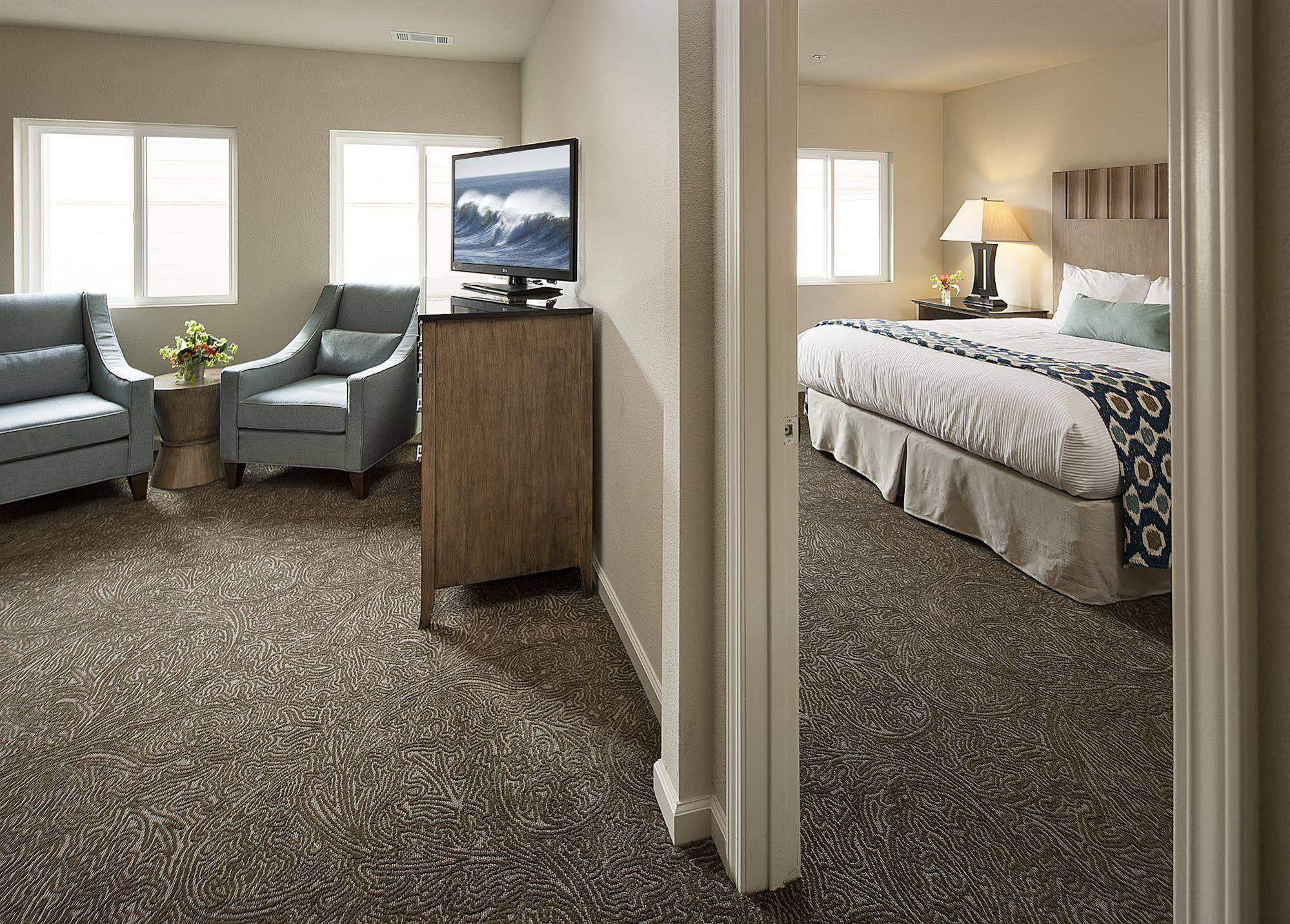 Cambria Landing Inn And Suites Kültér fotó
